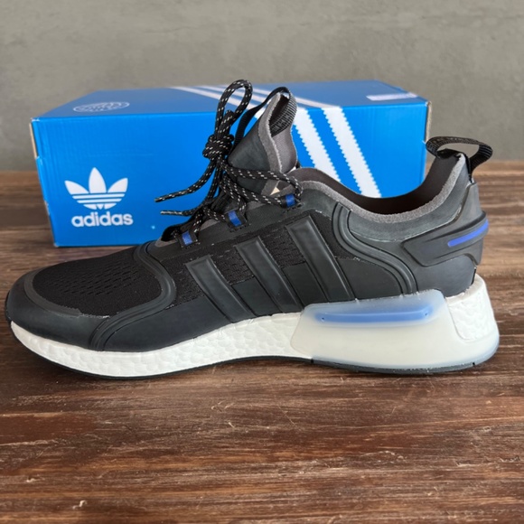 ADIDAS MENS NMD_V3 SHOES BRAND NEW IN BOX SIZE 11